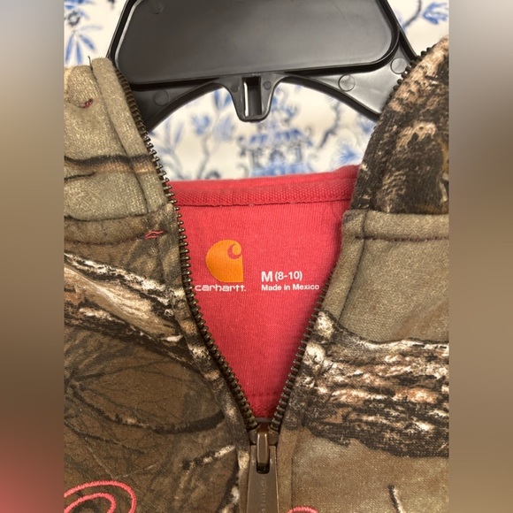 *Vintage* Women’s size medium, 90’s pink-camo carhartt zip up - Picture 2 of 7